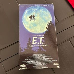 E.T. The Extra-Terrestrial MCA Stereo Steven Spielberg VHS Tape